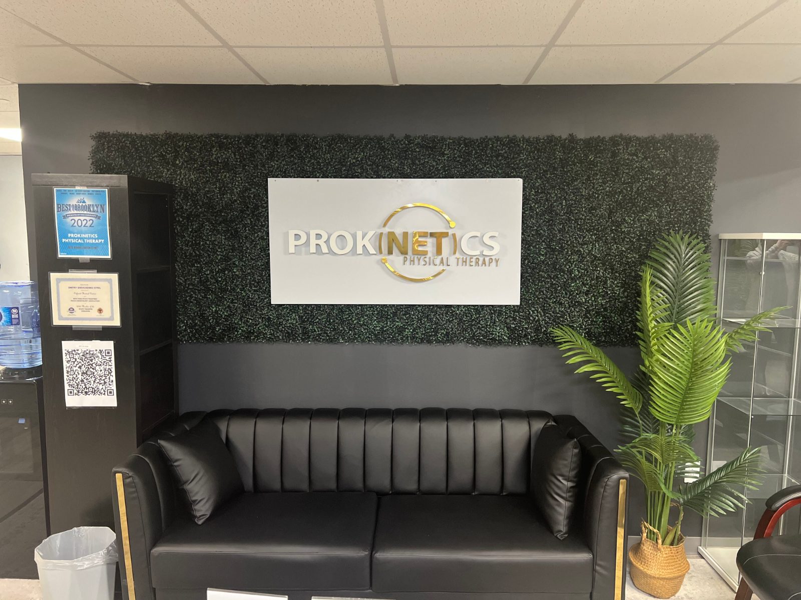 ProKinetics Bensonhurst reception and waiting lounge